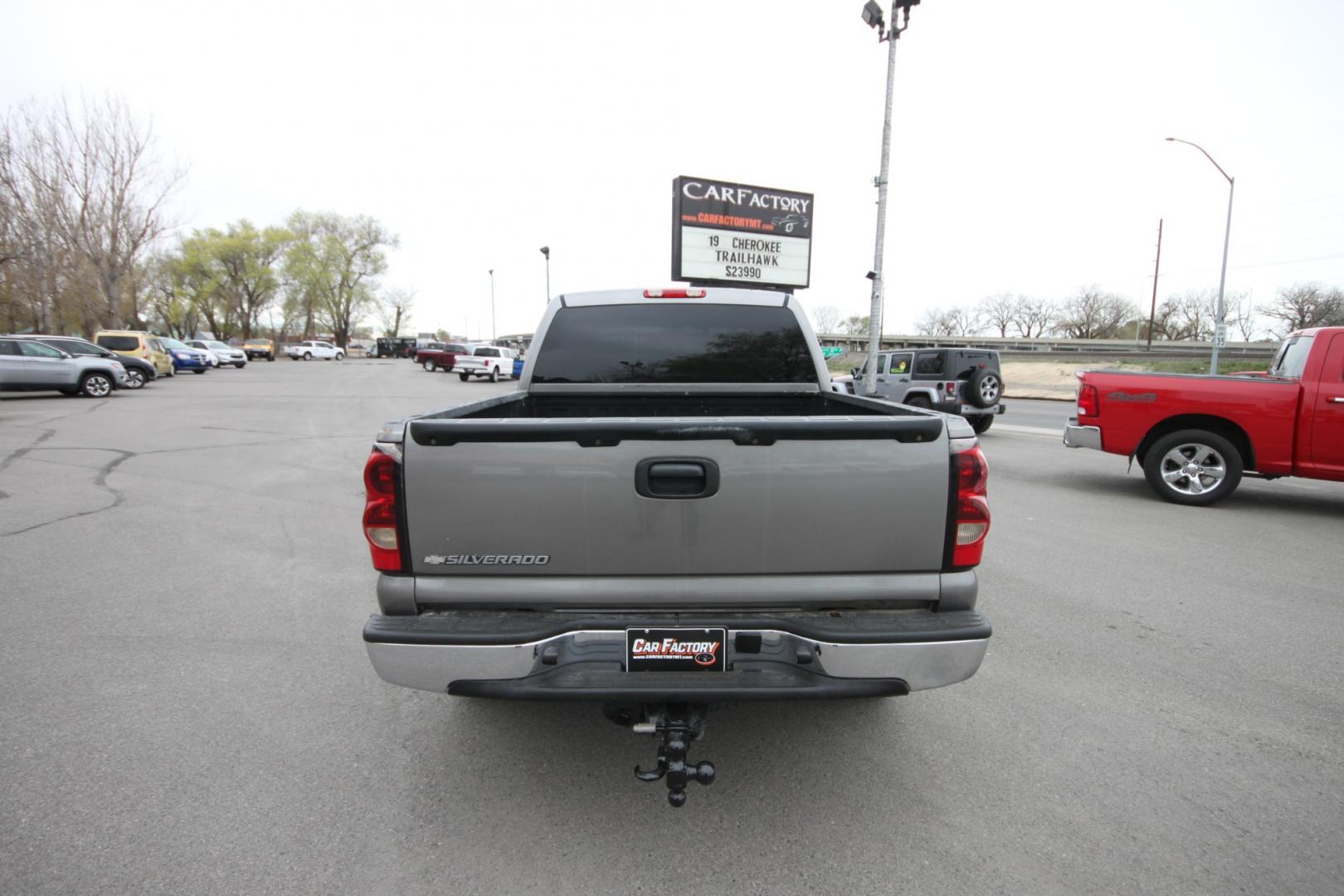 2006 Graystone metallic /dark charcoal Chevrolet Silverado 1500 (2GCEK13T161) , located at 4562 State Avenue, Billings, MT, 59101, (406) 896-9833, 45.769516, -108.526772 - Photo#5